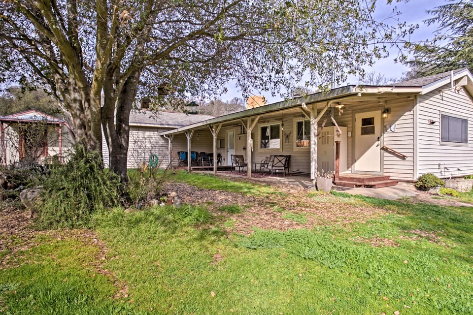 Cozy Home w/ Patio Near Yosemite National Park! House in Sierra Nevada