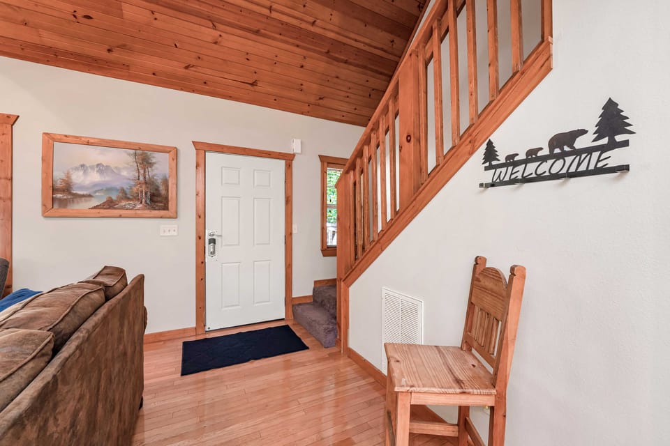 6 Mi to Branson Strip! Lakefront Home w/ Fireplace House in Table Rock Lake