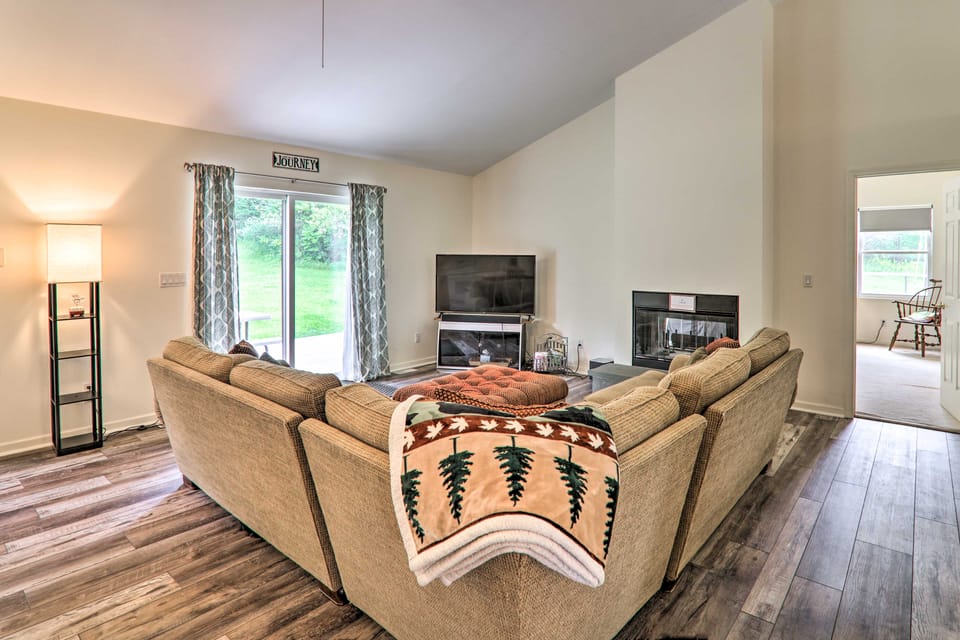 Private Dog-Friendly Home: 3 Mi to Elk Mountain House in Pennsylvania