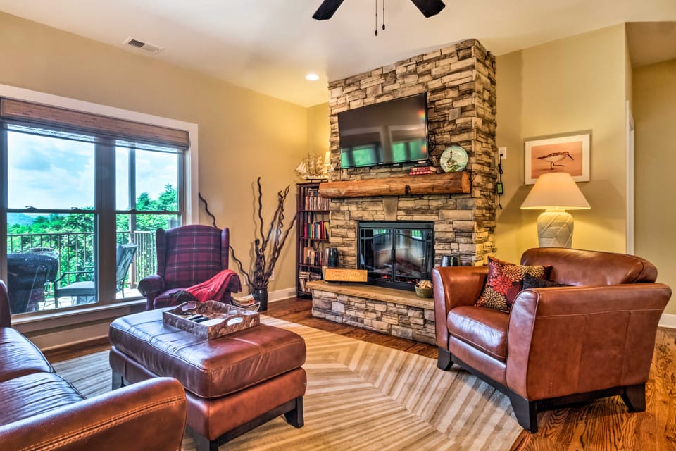 Center Hill Lake Rental: Steps to Hurricane Marina Apartment in Center Hill Lake
