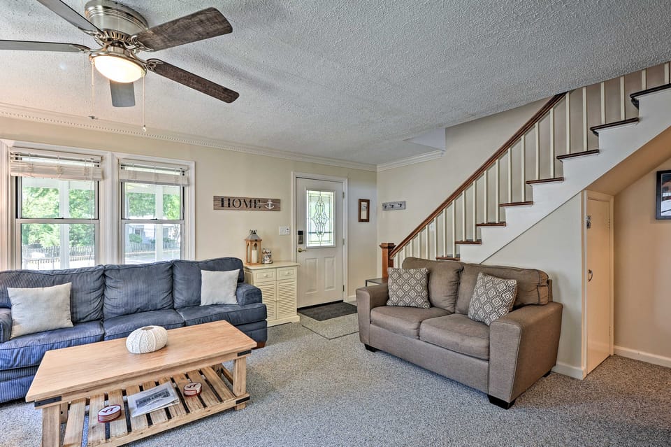 'Isle Have Another' - 1 Block to Colonial Beach! House in Colonial Beach