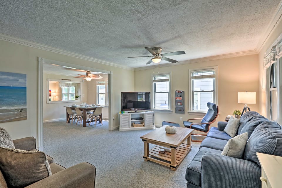 'Isle Have Another' - 1 Block to Colonial Beach! House in Colonial Beach