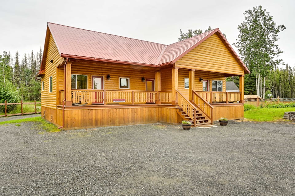 Soldotna Fishing Cabin ~ Half-Mi to Kenai River! House in Ridgeway