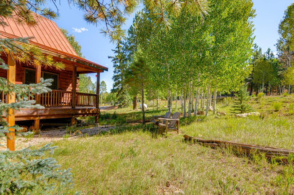 Cozy Family Cabin: Game Room, Near National Parks! House in Utah