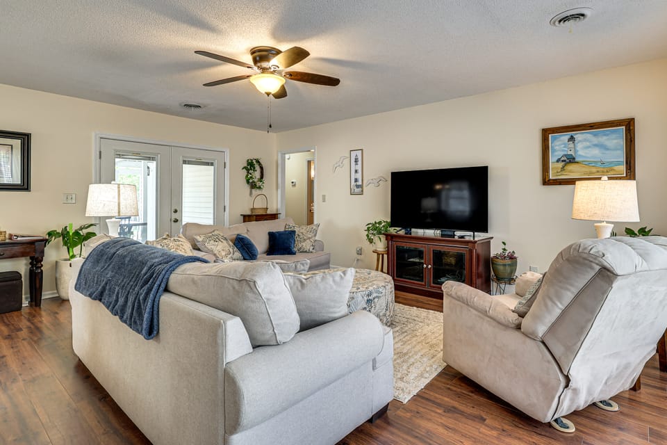 Oak Island Home w/ Fenced Yard, Walk to Long Beach House in Oak Island