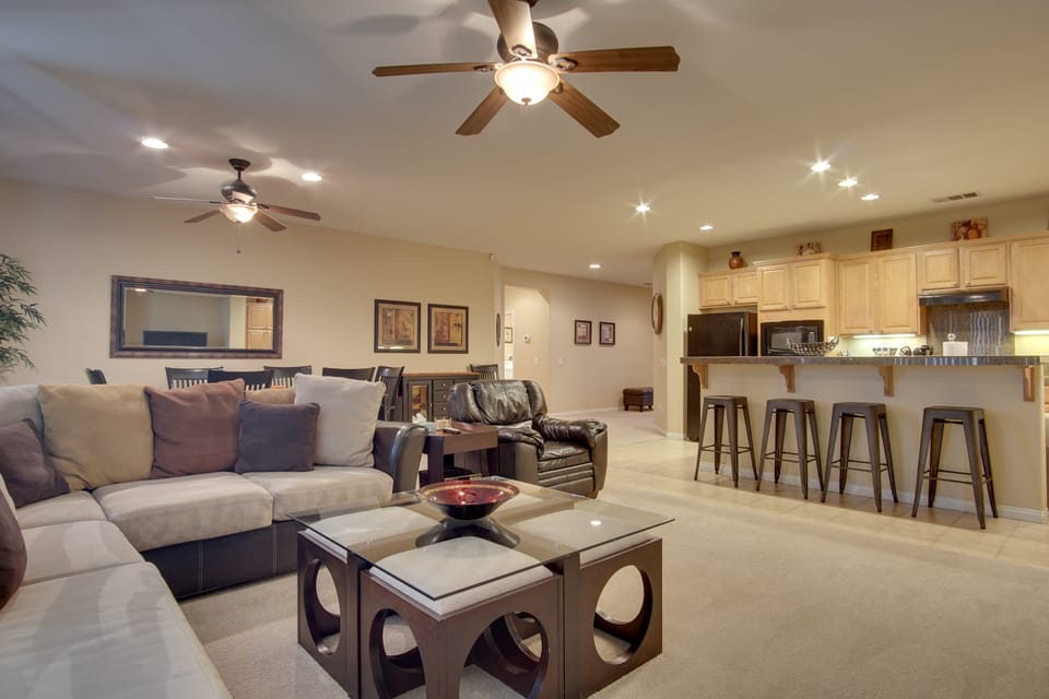Indio Getaway w/ Private Pool & Putting Green House in Indio