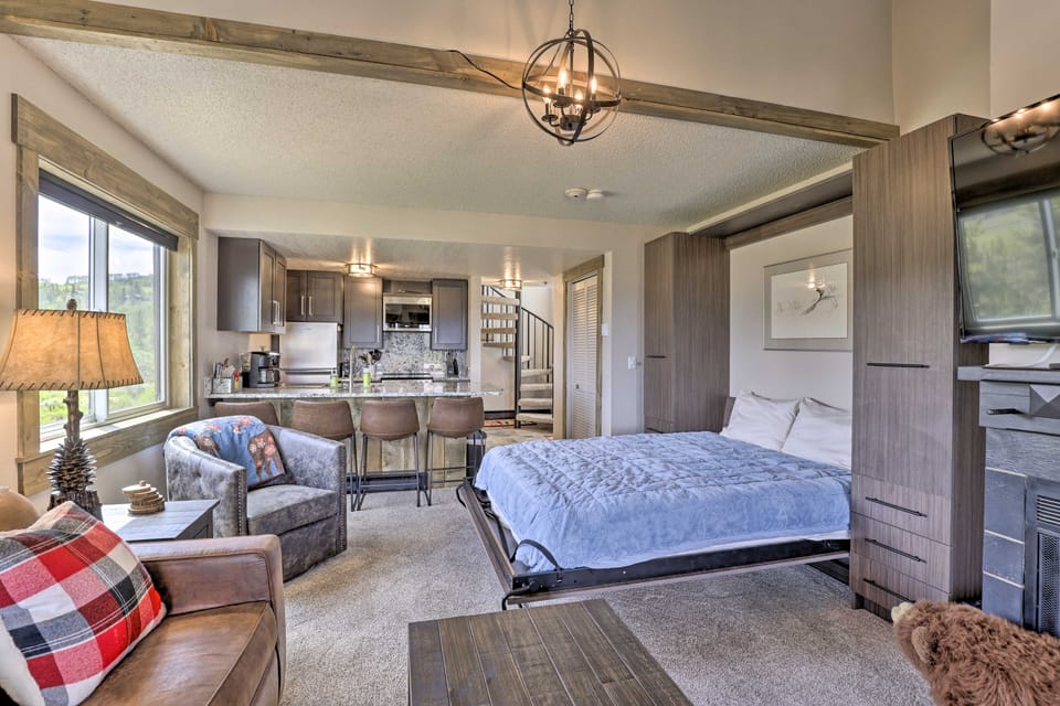 Updated Studio Loft in Granby: Epic Mountain Views Apartment in Granby