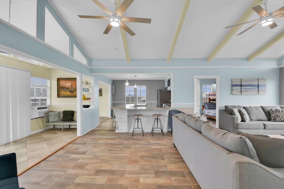 Coastline Views! Jamaica Beach Home w/ Foosball House in Jamaica Beach