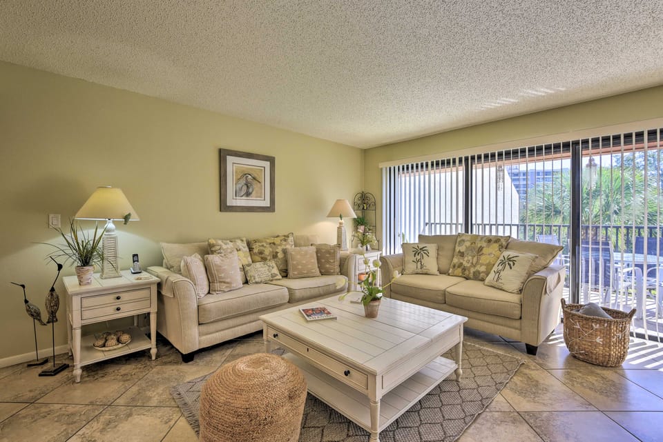 Siesta Key Condo: Resort Amenities, Walk to Beach! Apartment in Siesta Key