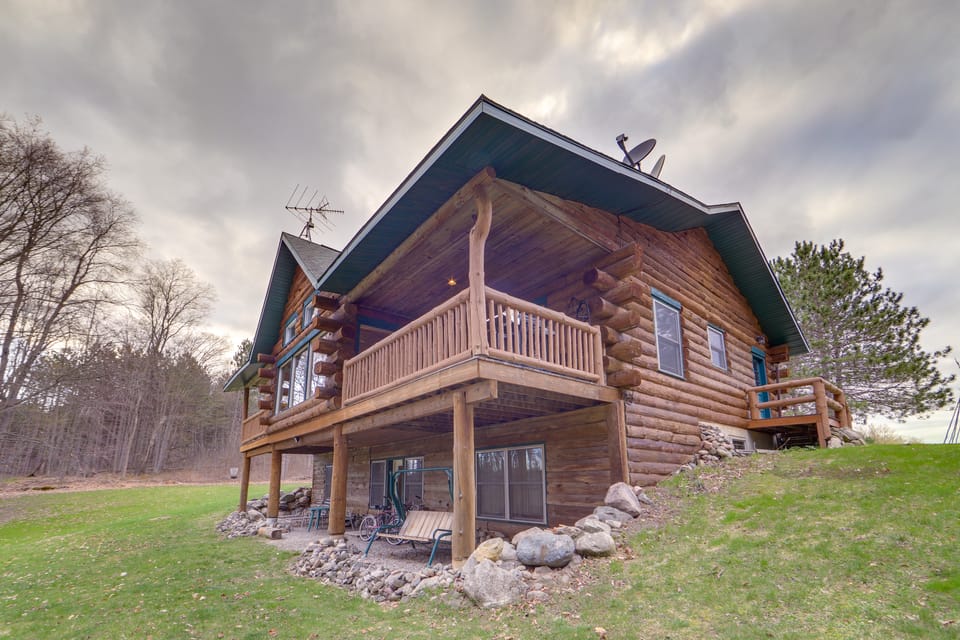 Rustic Tustin Cabin on 7 Acres w/ Fire Pit & Porch House in Michigan