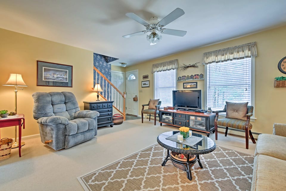Charming Owls Head Retreat: 2 Mi to Rockland Coast House in South Thomaston