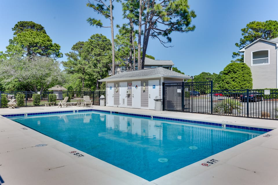 Coastal Condo w/ Screened Deck + Community Pool Apartment in Saint James