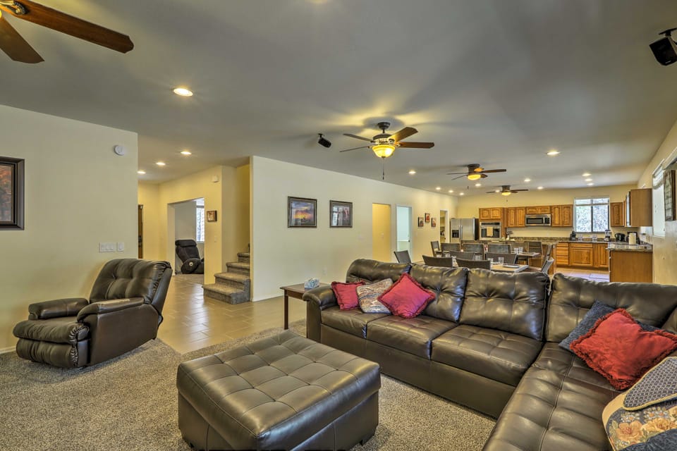3 Mi to Rainbow Lake: Home w/ Hot Tub & Deck House in Pinetop-Lakeside
