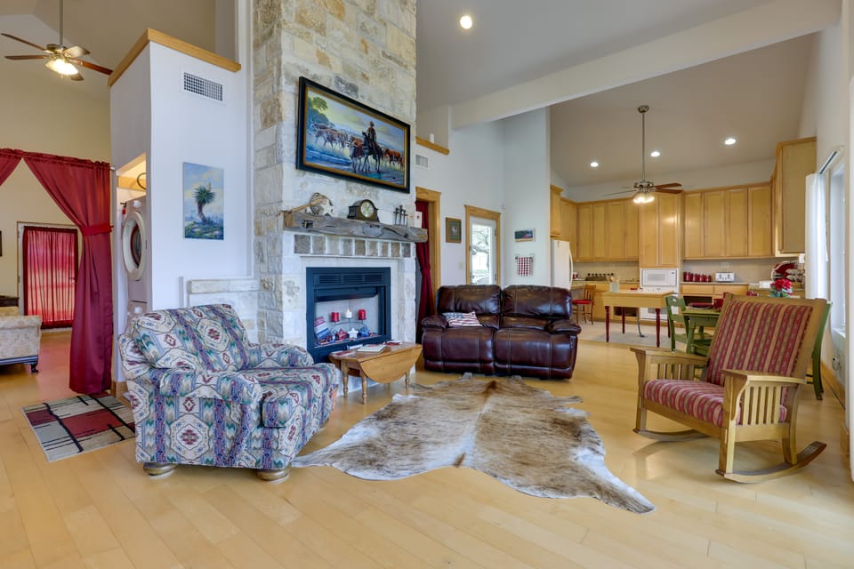 Johnson City 'Valley View' Hill Country Retreat House in Texas