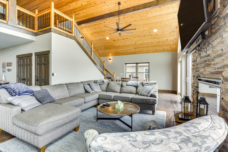 Lavish Retreat w/ Decks, Steps to Table Rock Lake! House in Table Rock Lake