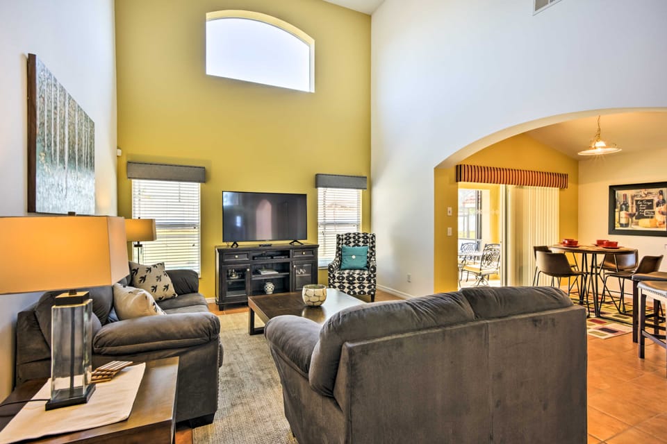 Pool & Hot Tub: Resort-Style Davenport Villa Villa in Four Corners
