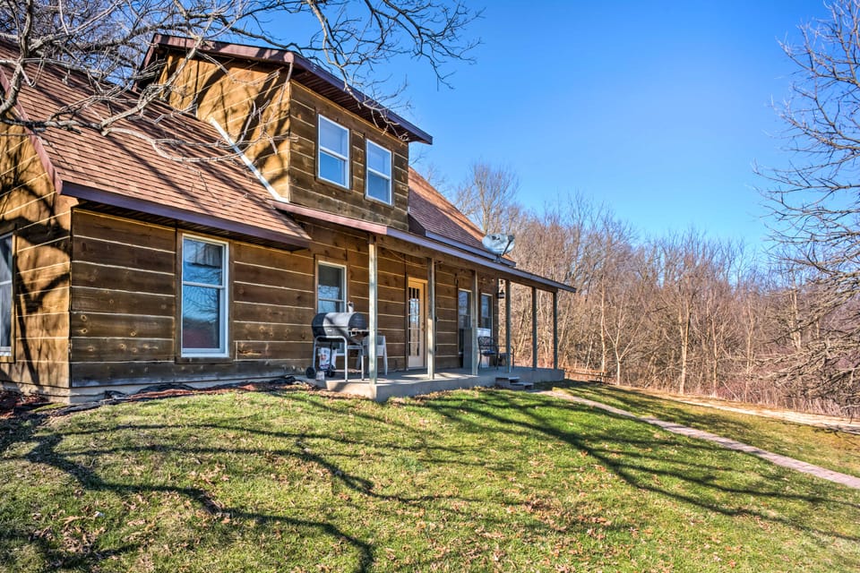 Secluded Spragueville Cabin by ATV Trails & River! House in Iowa