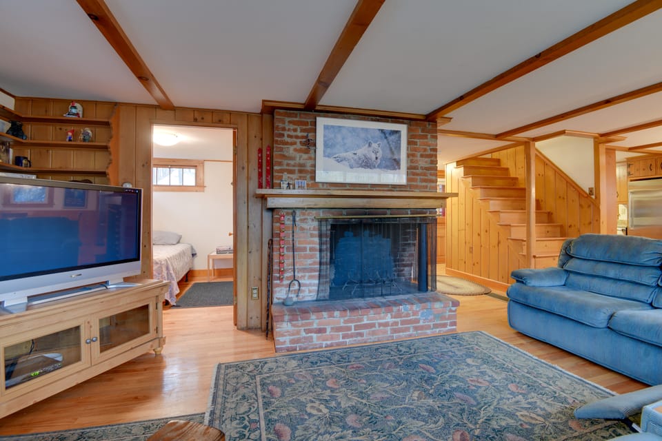 North Conway Home < Walk to Slopes at Cranmore! House in North Conway
