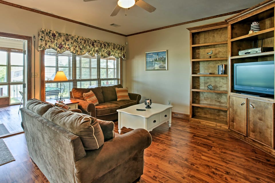 Private Dock w/ Lift: Waterfront New Orleans Home! House in Ninth Ward