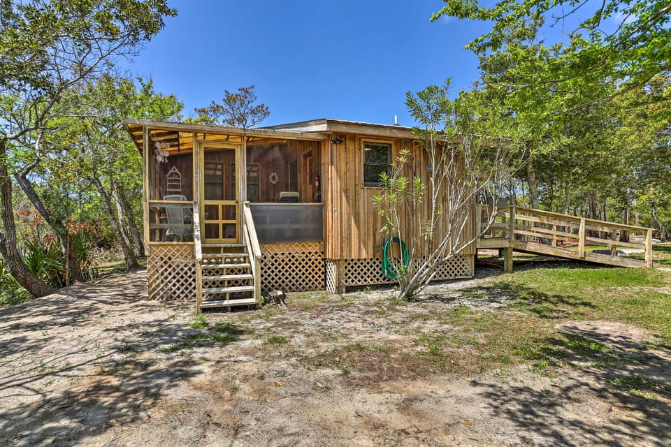 Cozy Hatteras Island Abode ~ 1 Mi to Frisco Beach! Cottage in Frisco