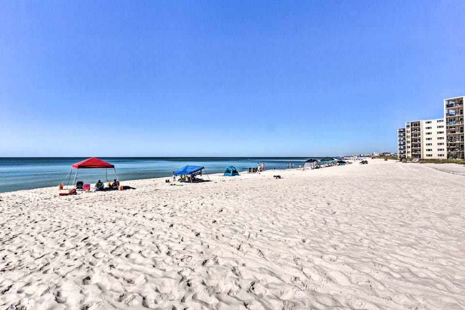 Panama City Beach Retreat w/ Pool & Ocean Views! Apartment in Sunnyside