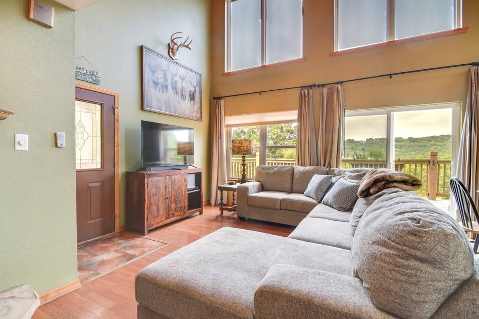 Hot Tub & Fire Pit! Lake-View Home in Blue Eye House in Oliver Township