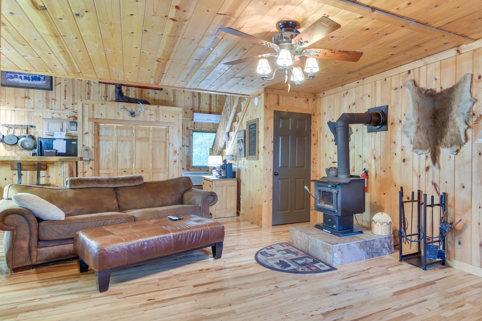 Relax Fireside! Hot Tub Haven on Table Rock Lake House in Oliver Township