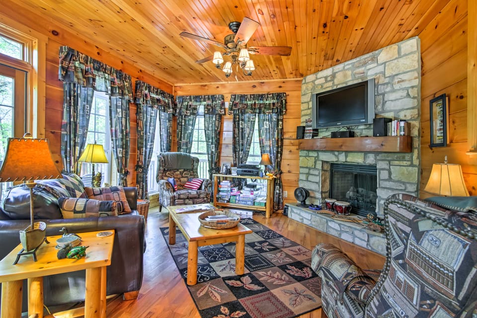 Lakefront South Carolina Abode w/ Deck & Boat Dock House in Lake Hartwell