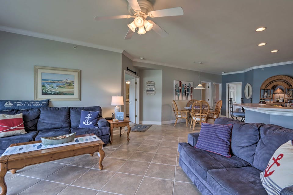 Balcony & Seasonal Pool: Lakefront Ozark Condo Apartment in Ozark Mountains