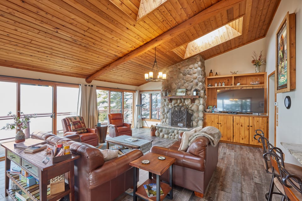 'Reflections' Cabin on Lake Superior - Near Lutsen House in Minnesota