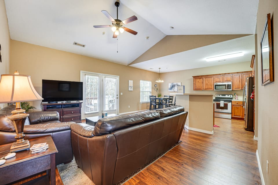 Walk to The Strip: Family-Friendly Branson Home House in Branson