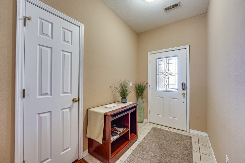 Walk to The Strip: Family-Friendly Branson Home House in Branson