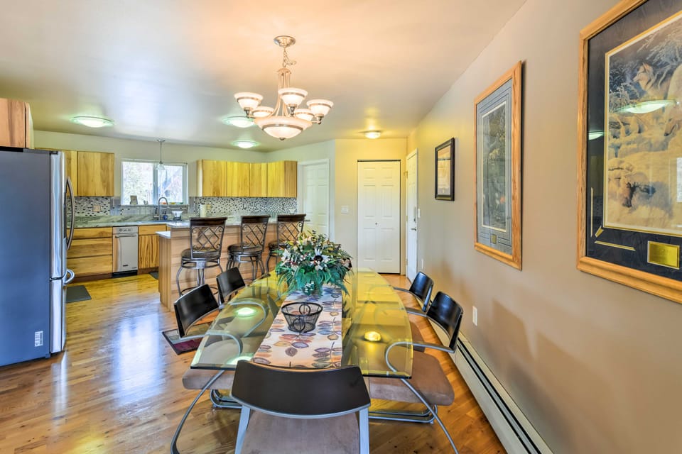 Hillside Anchorage Home by Hiking & Biking Trails! Apartment in Abbott Loop