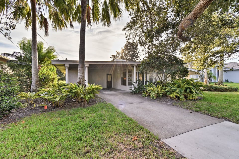 1 Mi to Nokomis Beach: Home w/ EV Charger House in Nokomis