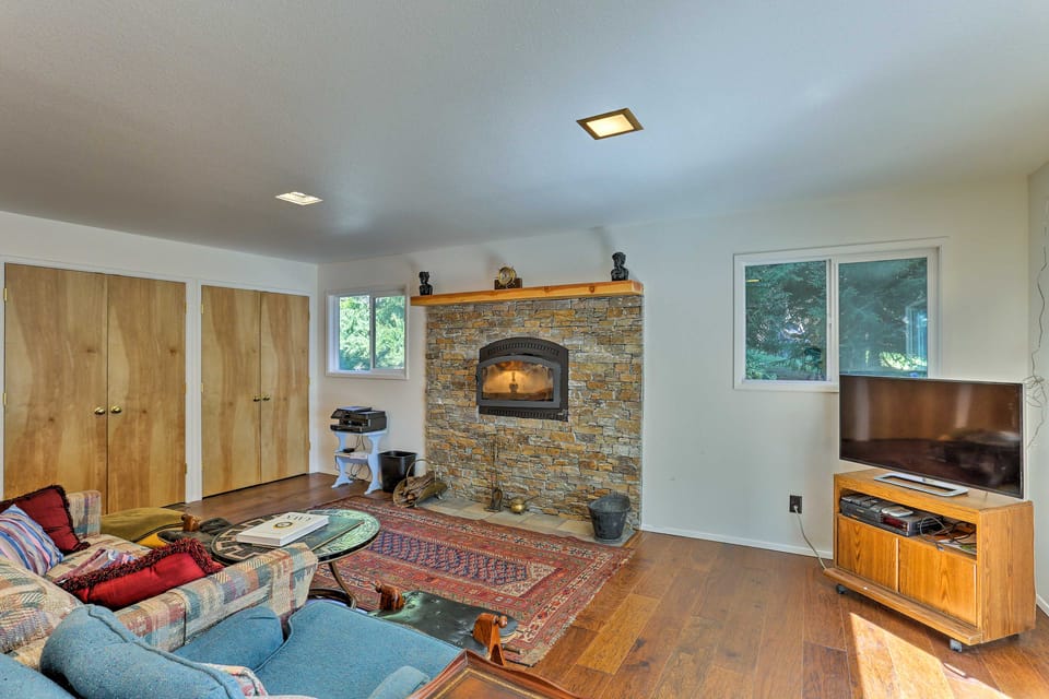 Lake Almanor Country Club Home w/ Views! House in Lake Almanor