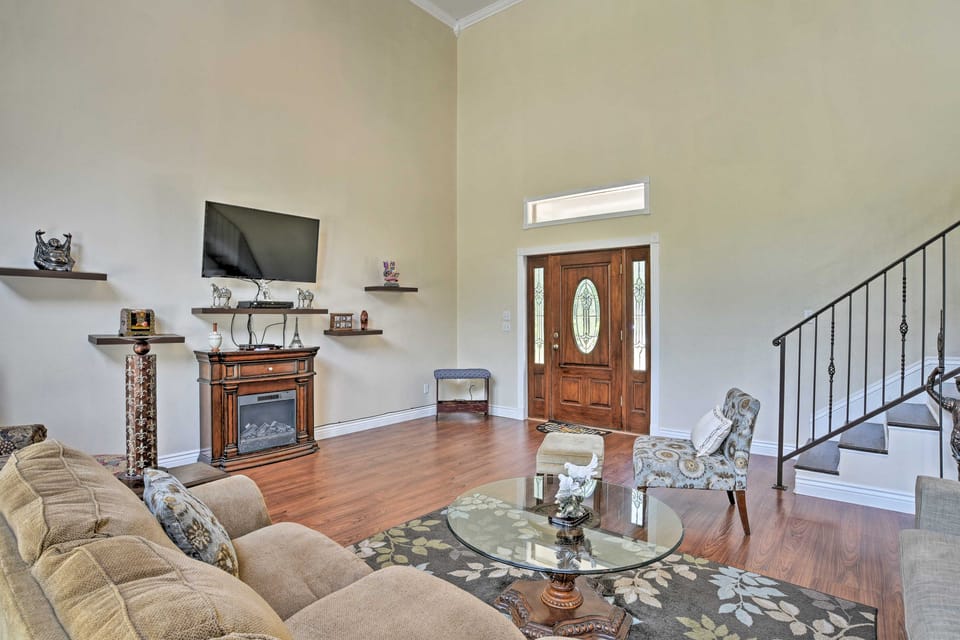 Cozy Lakefront Benton Home ~ 20 Mi to Shreveport! House in Louisiana