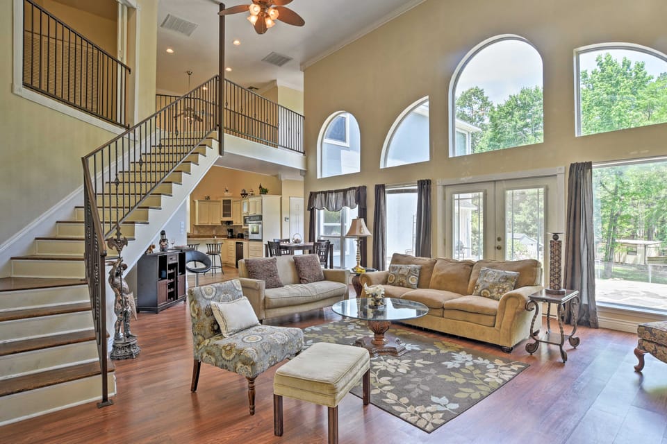 Cozy Lakefront Benton Home ~ 20 Mi to Shreveport! House in Louisiana