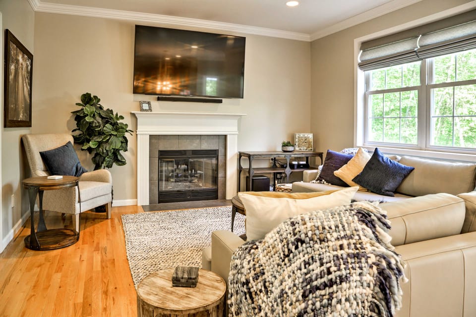 Colonial-Style 'Warwick Retreat' - 1 Hour to NYC! House in New Jersey