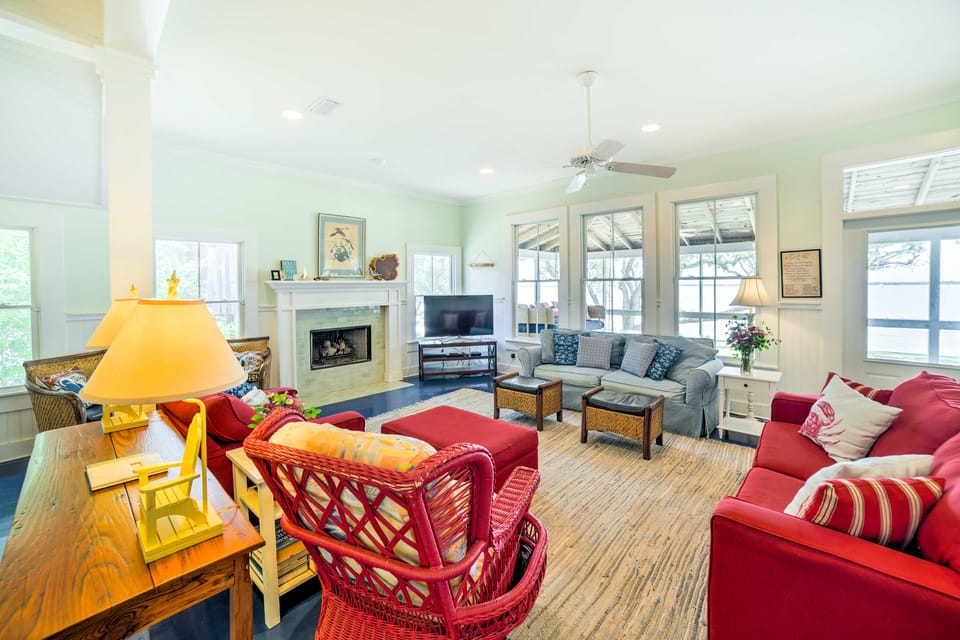 Waterfront Perdido Beach House w/ Canoes & Kayaks! House in Perdido Beach