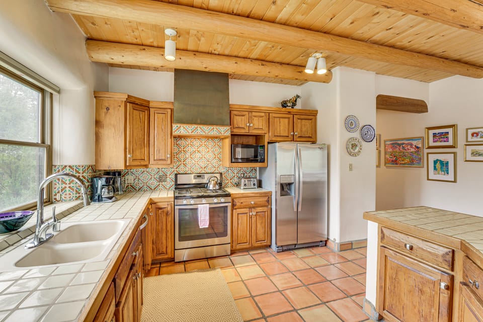 Arroyo Seco Adobe w/ Hot Tub Near Taos Ski Valley! House in New Mexico