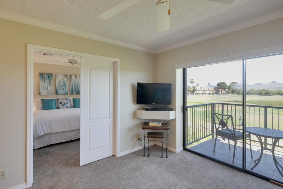 Lake Havasu Getaway w/ Golf Course & Lake Views! Apartment in Lake Havasu City