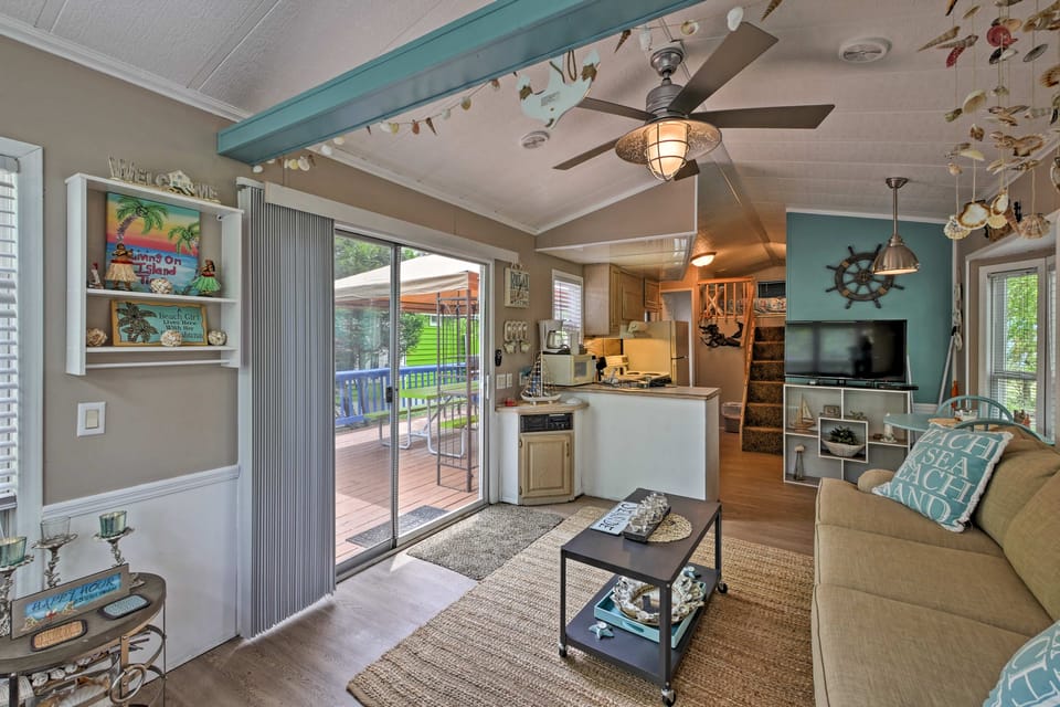 Middle Bass Island Escape: Resort Pool & Bar! Villa in Lake Erie