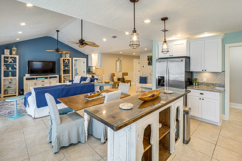 Fish & Boat On-Site! Coastal Pass Christian Escape House in Pass Christian