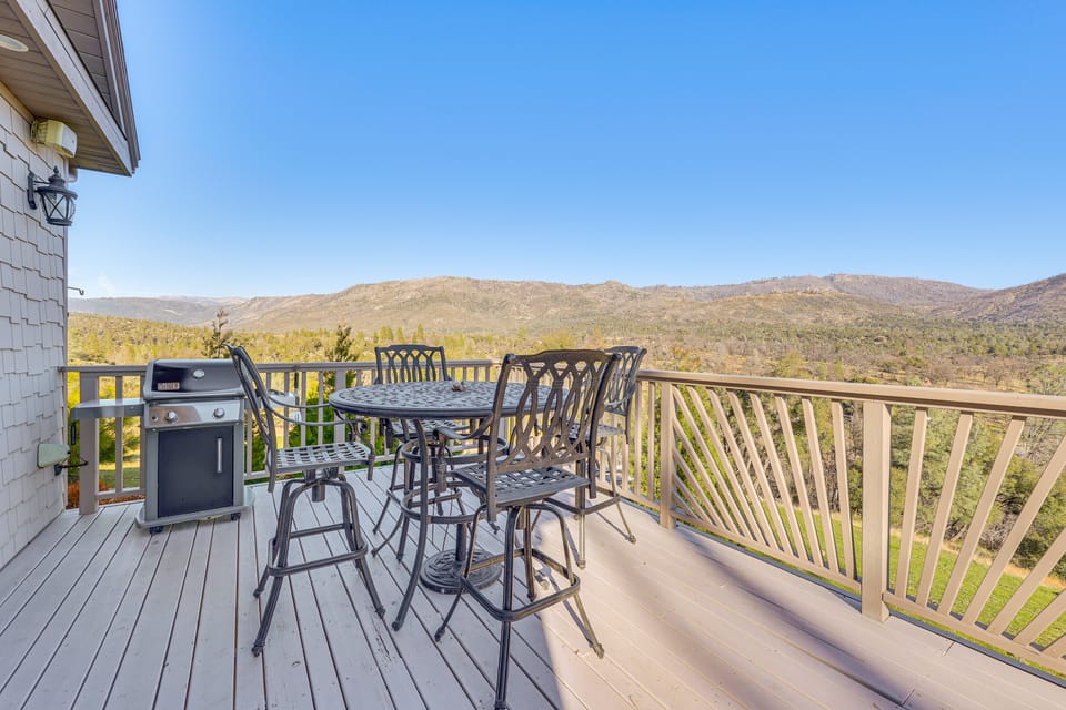 28 Mi to Yosemite: Lovely Mtn Cottage w/ Deck! Apartment in North Fork