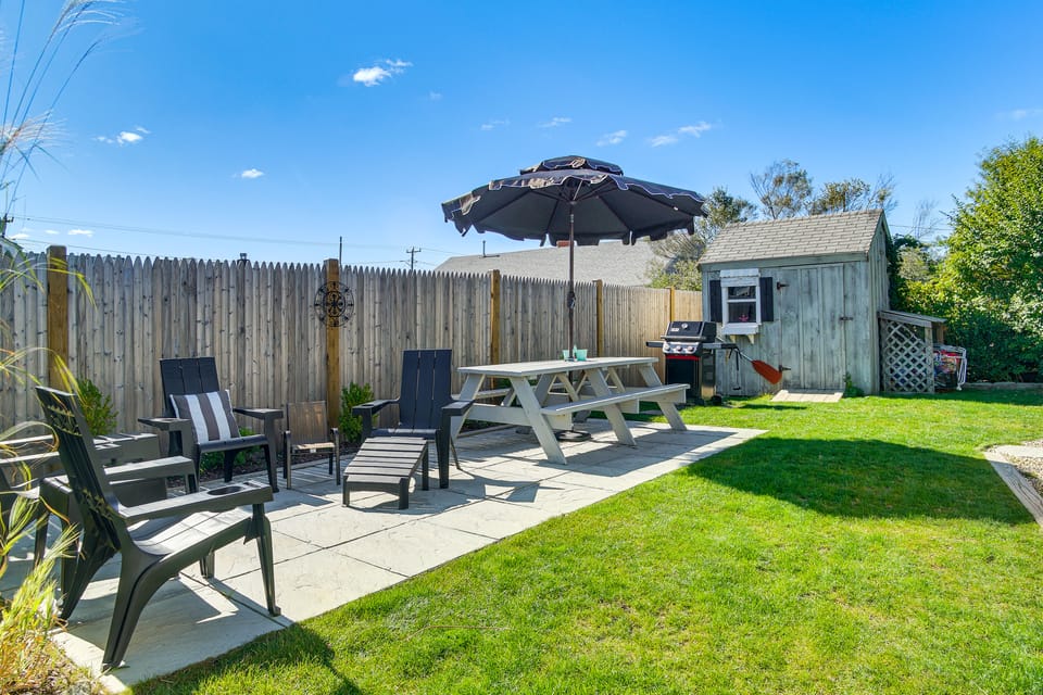 Walk to Craigville Beach: Cape Cod Gem w/ Patio Cottage in Barnstable