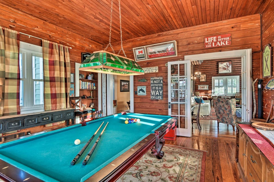Lakefront Florida Retreat - Pool Table & Boat Dock Cottage in Lake Placid