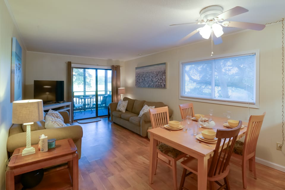 2 Mi to Apache Pier: Gem w/ Pool Access Apartment in South Carolina