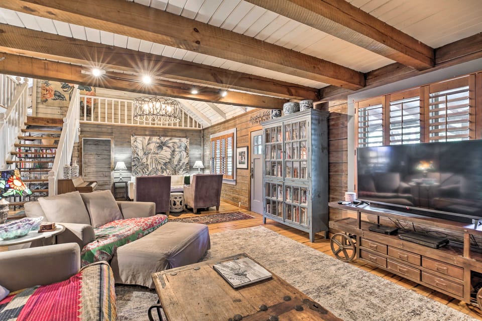 Serene Mableton Cabin - 13 Mi to Downtown Atlanta! House in Mableton