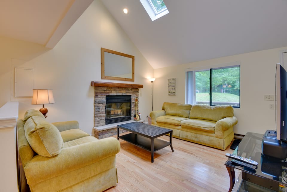 Deck & Fire Pit: Pocono Lake Home Near Skiing! House in Coolbaugh Township