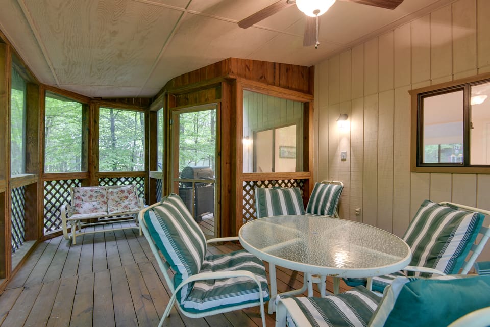Deck & Fire Pit: Pocono Lake Home Near Skiing! House in Coolbaugh Township